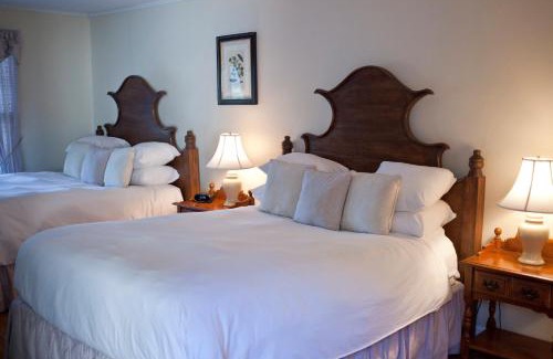 Stony Brook Hôtel | Three Village Inn