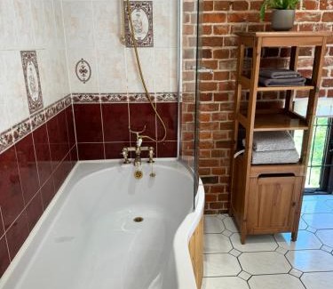 Aldborough Maison | Threshers Barn and Shire Horse Barn