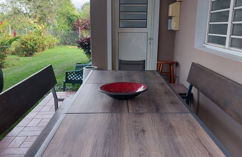 L'Ajoupa-Bouillon Villa | Ti-Kaz fleurie, the bouillonaise getaway
