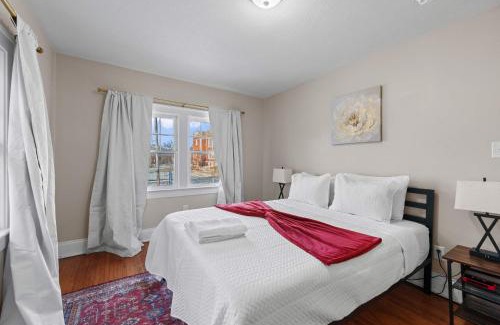 Clintonville Maison | Tibet Twins 1 Cozy Stay for 6