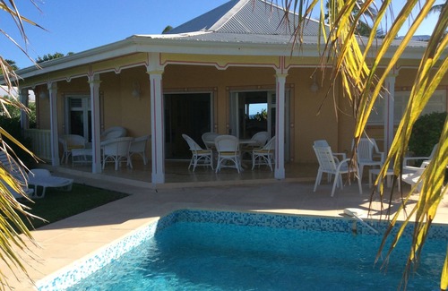 Saint-Francois Villa | Tibomb VILLA DE CHARME AVEC VUE MER A 180° à 130 mètres de la plage