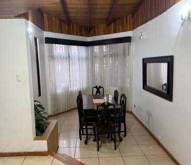 Villa Bonita Lit Et Petit-Déjeuner | Tico Airport B&B