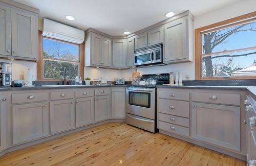 Camp Ellis Maison | "High Tide" at Ferry Beach - a 4 Bed/3 Bath Spacious Retreat for 13!