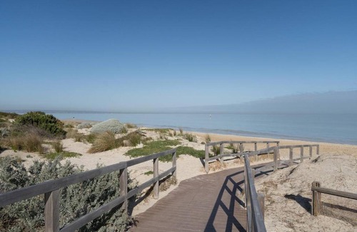 Bonbeach Appartement | 'Tides and Treasures' Unveil a Bonbeach Beachfront Bliss