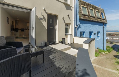 Port Saint Mary Cottage | Tides Reach - a holiday cottage that sleeps 2 guests in 1 bedroom