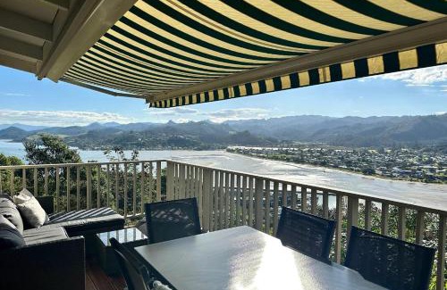 Tairua Maison | Tideview Cottage - Incredible Views - Tairua