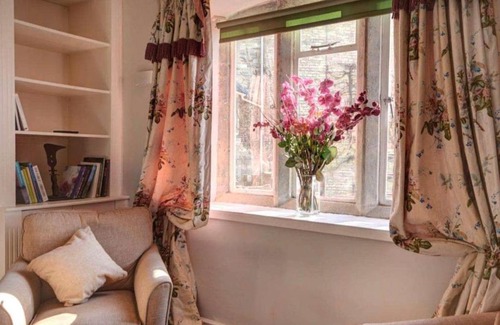 Cheltenham Maison | Tiesel & Truffles Cottages