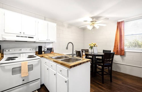 Central Appartement | Tiger's Refuge:Apt C 1br,1ba 10 mins from Clemson University