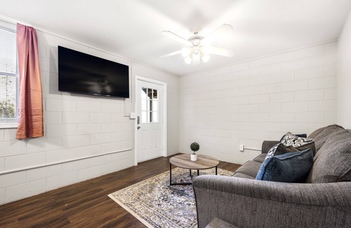 Central Appartement | Tiger's Refuge:Apt C 1br,1ba 10 mins from Clemson University