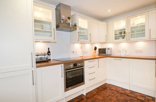 Ardelve Cottage | TIGH FASGAIDH, Animaux domestiques, avec feu ouvert à Dornie, Ref 985065