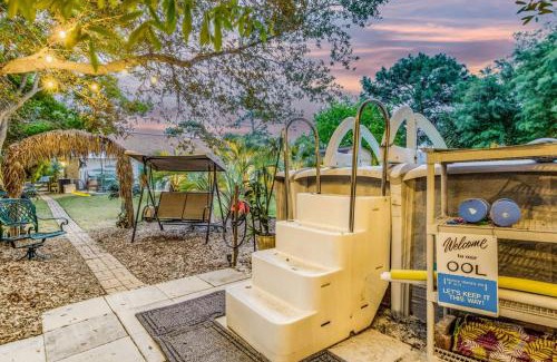 Navarre Maison | Tiki Bliss Pool & Resort Vibe