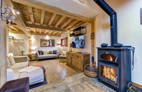 Les Bossons Chalet De Ski | Tiki Lodge - hot tub & sauna