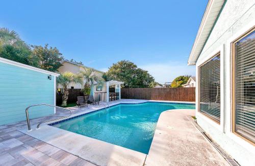 Bid-a-wee Beach Maison | Tiki Palms Paradise by Emerald Coast Retreats