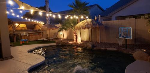 Ashley Park Maison | Tiki Time Perfect Pool Home in Chandler! Sleeps 8! home
