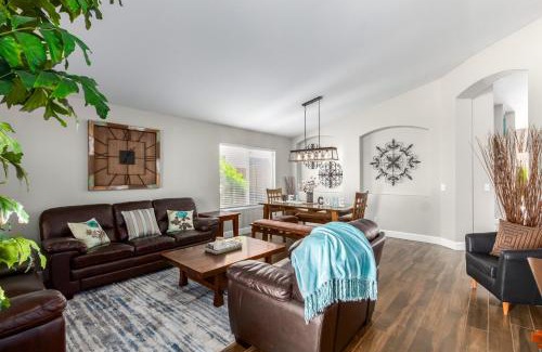 Ashley Park Maison | Tiki Time Perfect Pool Home in Chandler! Sleeps 8! home