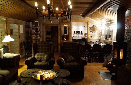 Idre Maison | Timber cottage with hot tube, sauna, boat, canoe