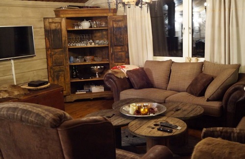 Idre Maison | Timber cottage with hot tube, sauna, boat, canoe