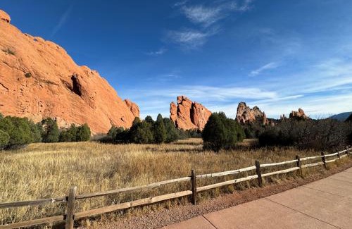 Colorado Springs Maison | Timber Lodge #7