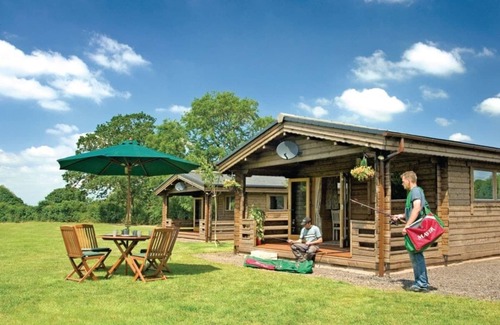 Cullompton Chalet De Ski | 2 chambres à coucher à Kentisbeare, Nr Cullompton