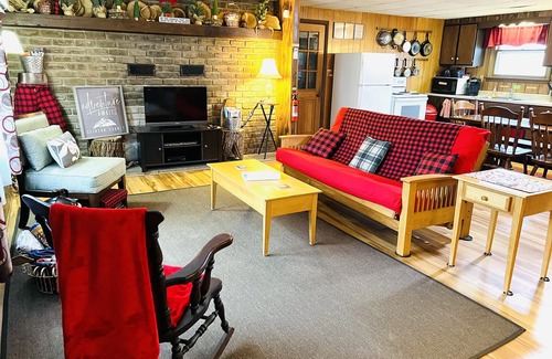 Hyner Cabine | Timber Top Cabin: Fire Pit + WiFi + State Forest-Parcs / Randonnée pédestre