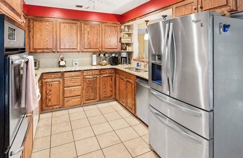 Longview Maison | Timber View Retreat-Large 4 BR close to shopping & restaurants in NE Longview