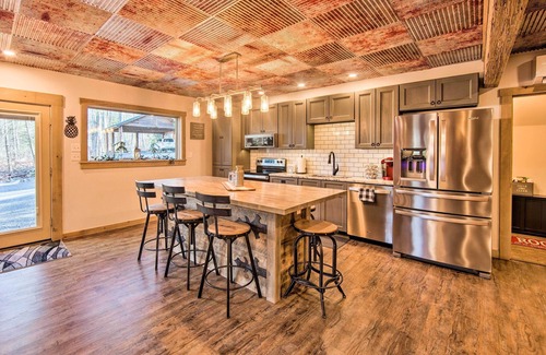 Reedsville Maison | 'Timberland Estates' Cabin: Close to Trails!