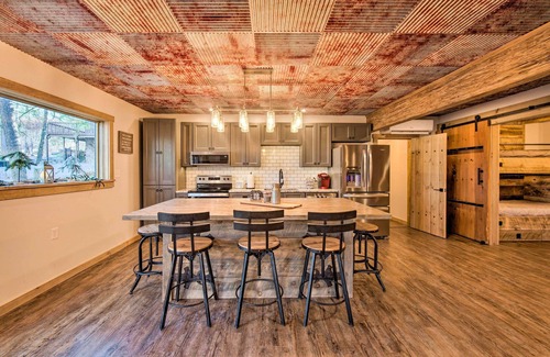 Reedsville Maison | 'Timberland Estates' Cabin: Close to Trails!