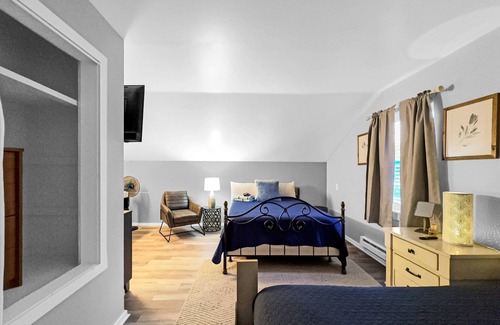 Ellicottville Cabine | Timberline Lodge - Downtown Ellicottville - Room 304