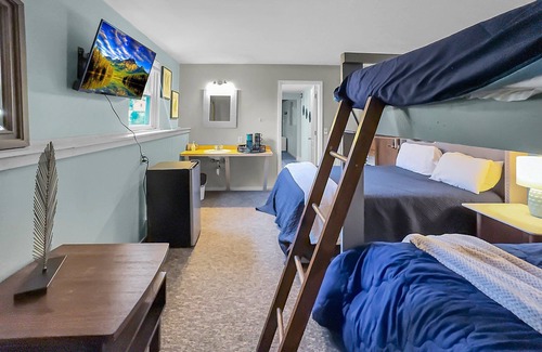 Ellicottville Cabine | Timberline Lodge - Downtown Ellicottville - Suite 102