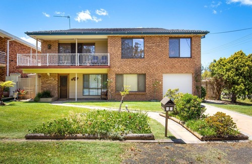 Culburra Beach Maison | Time and Tide - Pet Friendly - 1 Min Walk to Beach