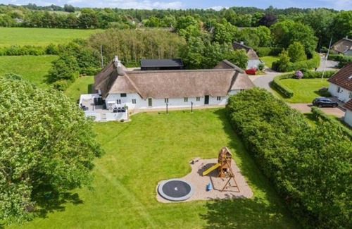 Esbjerg Municipality Appartement | Time out in the 400-year-old farm