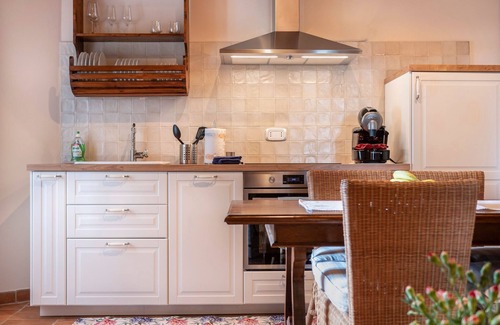 Mombaroccio Maison | Charme intemporel et confort moderne