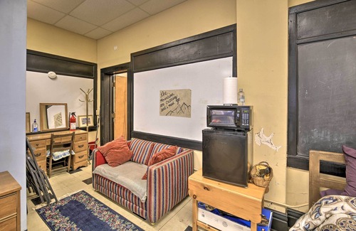 Wilcoe Appartement | 'Timeless' Gary Studio, ATV Trails On-Site!