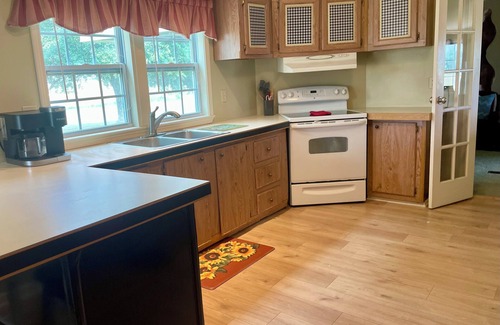 Vienna Maison | Times Past Ranch House with Ramp and Kid/Pet Friendly