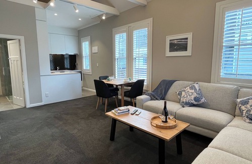 Thorndon Appartement | Tinakori Village Retreat - Renovated apartment in a charming heritage building
