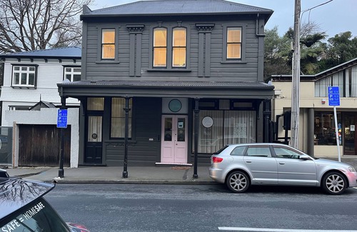 Thorndon Appartement | Tinakori Village Retreat - Renovated apartment in a charming heritage building