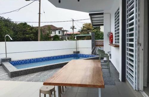 Pasir Pinji Maison | Tints of Green Pool Bungalow-6 Bedroom-Karaoke-BBQ