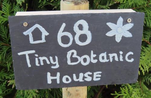 Tzummarum Maison | Tiny Botanic House