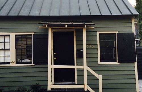 Beach Institute Cottage | Historic Tiny Cottage 535 dans le quartier historique de Savannah Construit en 1872