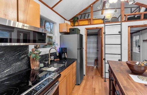 Shreveport Cabine | Tiny Emerald -Cabin on Emerald Isle with Kayaks! Emerald Isle Cabins, Shreveport, La.