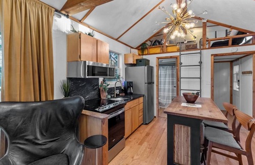 Shreveport Cabine | Tiny Emerald -Cabin on Emerald Isle with Kayaks! Emerald Isle Cabins, Shreveport, La.