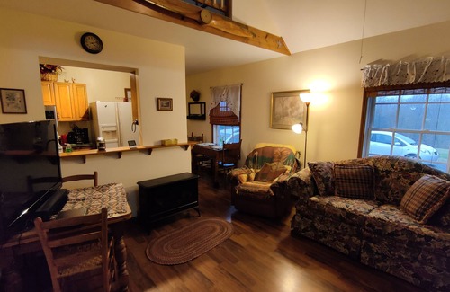 Port Royal Autre | Tiny Farm House in Amish Country