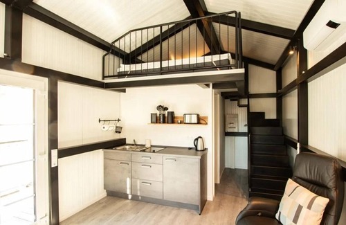 Bad Marienberg Appartement | Tiny Haus rot - Tiny Häuser Häbel