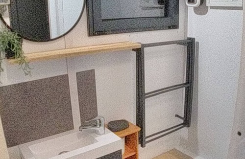 Verbiesles Maison | Tiny Home 'La Charmotte' avec terrasse privée, Wi-Fi et climatisation