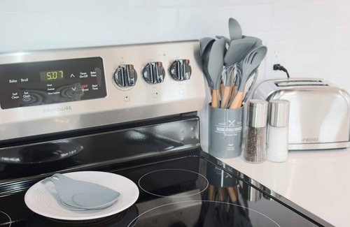 Centerton Maison | Tiny Home near MTB Trails, Wal-Mart HQ, Sleeps 6