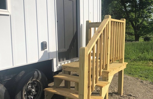 Beaver Dams Cabine | Tiny home on wheels nestled between Corning and Watkins Glen, NY