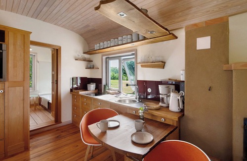 Satow Maison | Tiny Home 'Ria' avec terrasse privée, jardin privé et Wi-Fi