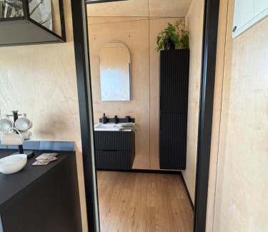 Lowburn Maison | Tiny home with mountain and orchard views