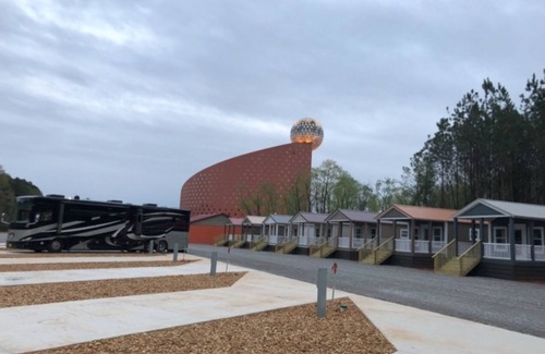 Pearl River Maison | Tiny Homes for Rent, minutes to the Casino, Golf Course & Water Park.