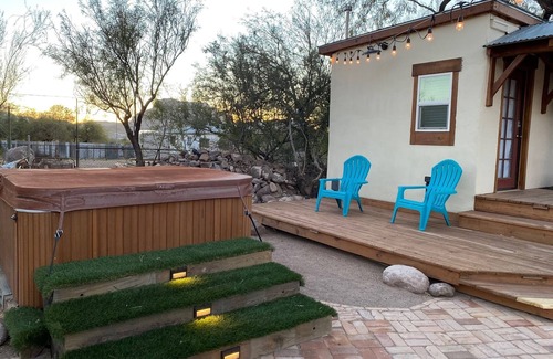 Superior Appartement | Tiny House (aka:treehouse) w/ hot tub, views and walking distance to Main St